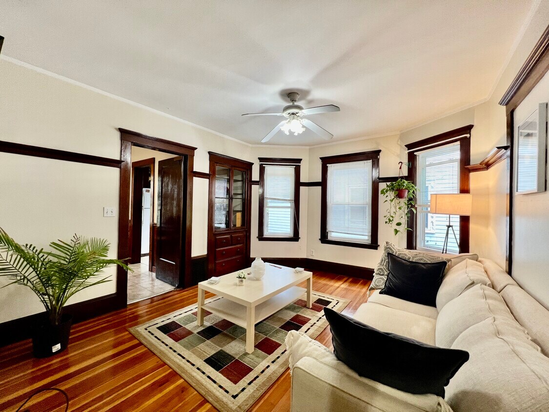 Primary Photo - 19 Turner St