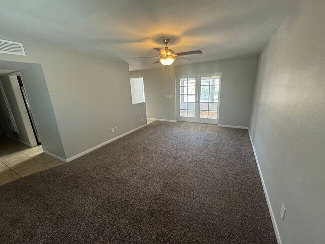 Foto del edificio - 2 Bedroom - 2 Bath - 1400 Sq. Ft. Home - 55+ Community in Sun City
