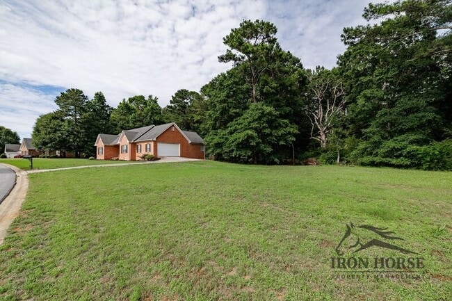 Foto del edificio - 411 Timber Creek Dr