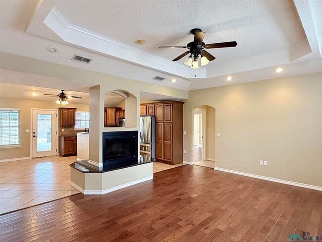 Building Photo - 1347 Oakwood Cir