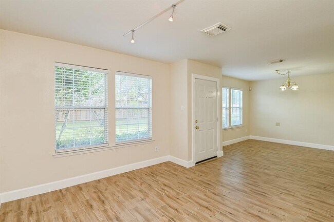 Building Photo - 1505 Nichole Woods Dr