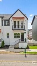 Building Photo - 715 Bespoke