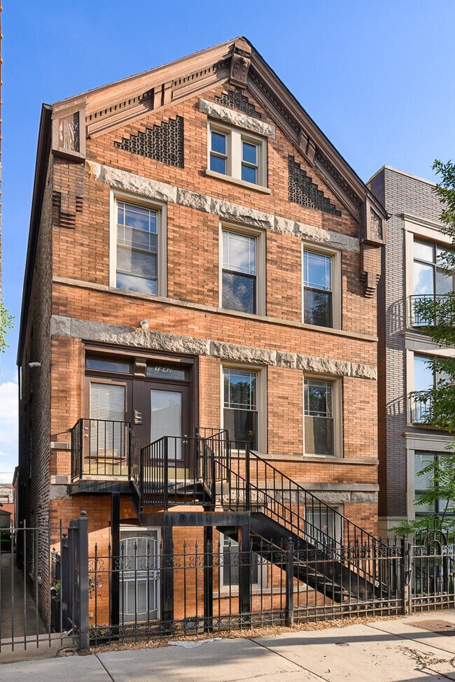 Foto del edificio - 1847 W Armitage Ave