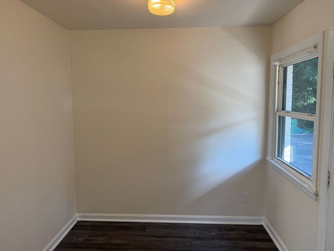 Foto del edificio - 1520 Effingham Rd