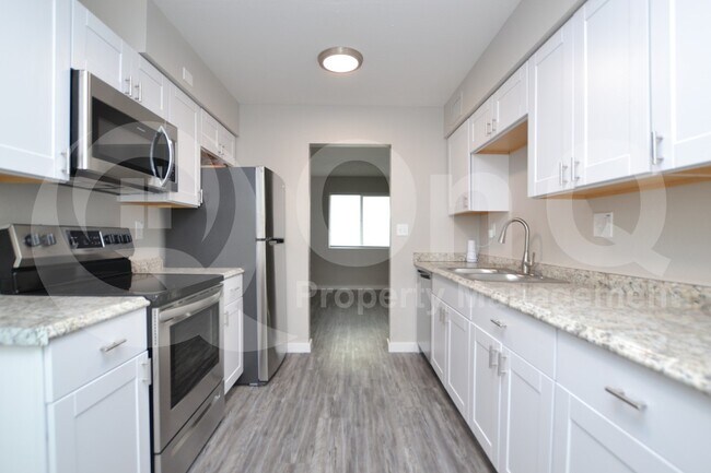 Foto del edificio - 2202 W Devonshire Ave