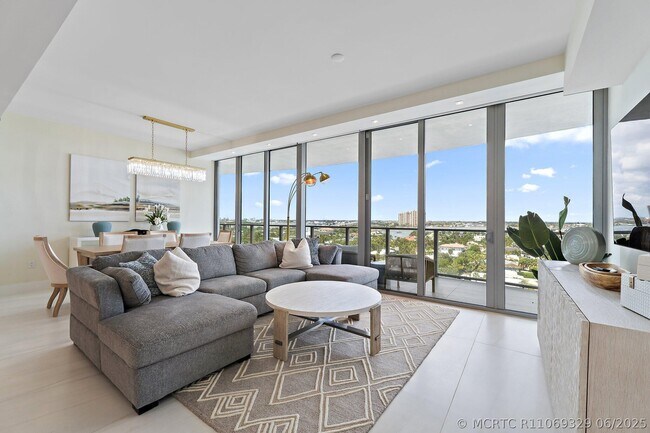 Building Photo - 3100 N Ocean Dr