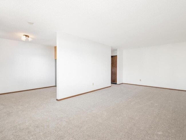 Building Photo - 4101 Parklawn Ave