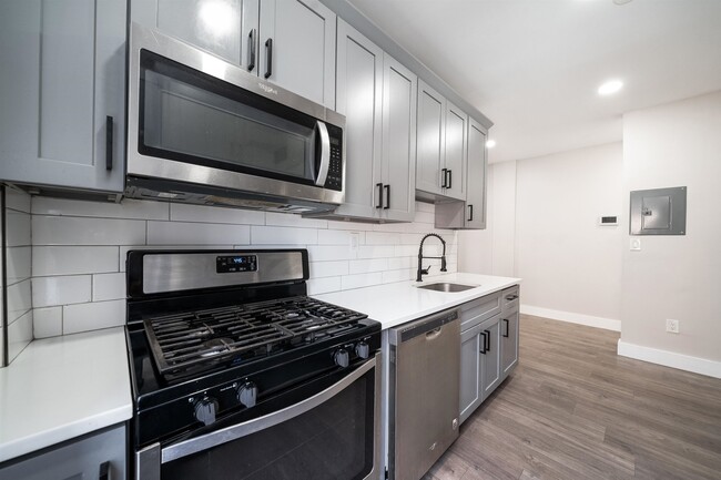 Building Photo - 406 Communipaw Ave