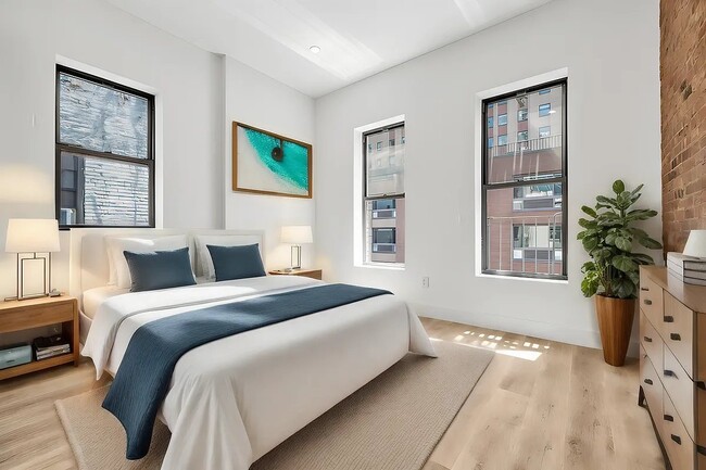 Building Photo - 314 W 51st St