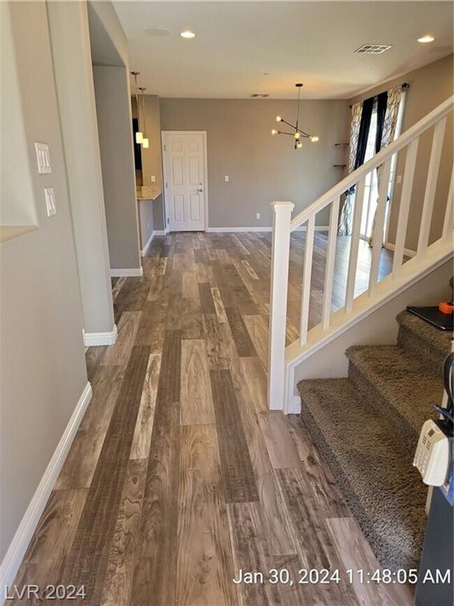 Building Photo - AWESOME 3 BED 2.5 BATHROOM TOWNHOME IN INS...