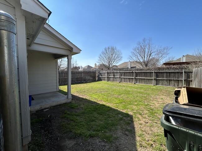 Building Photo - 184 Prairie Springs Loop