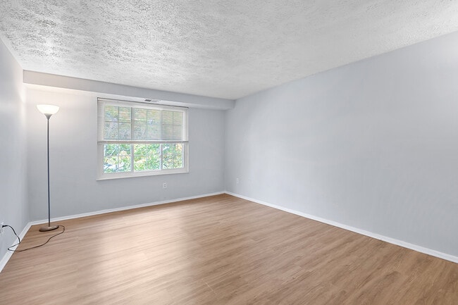 Building Photo - 976 Wood Hollow Dr