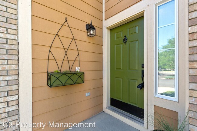 Building Photo - 4 br, 2.5 bath House - 4688 Twin Peaks Court