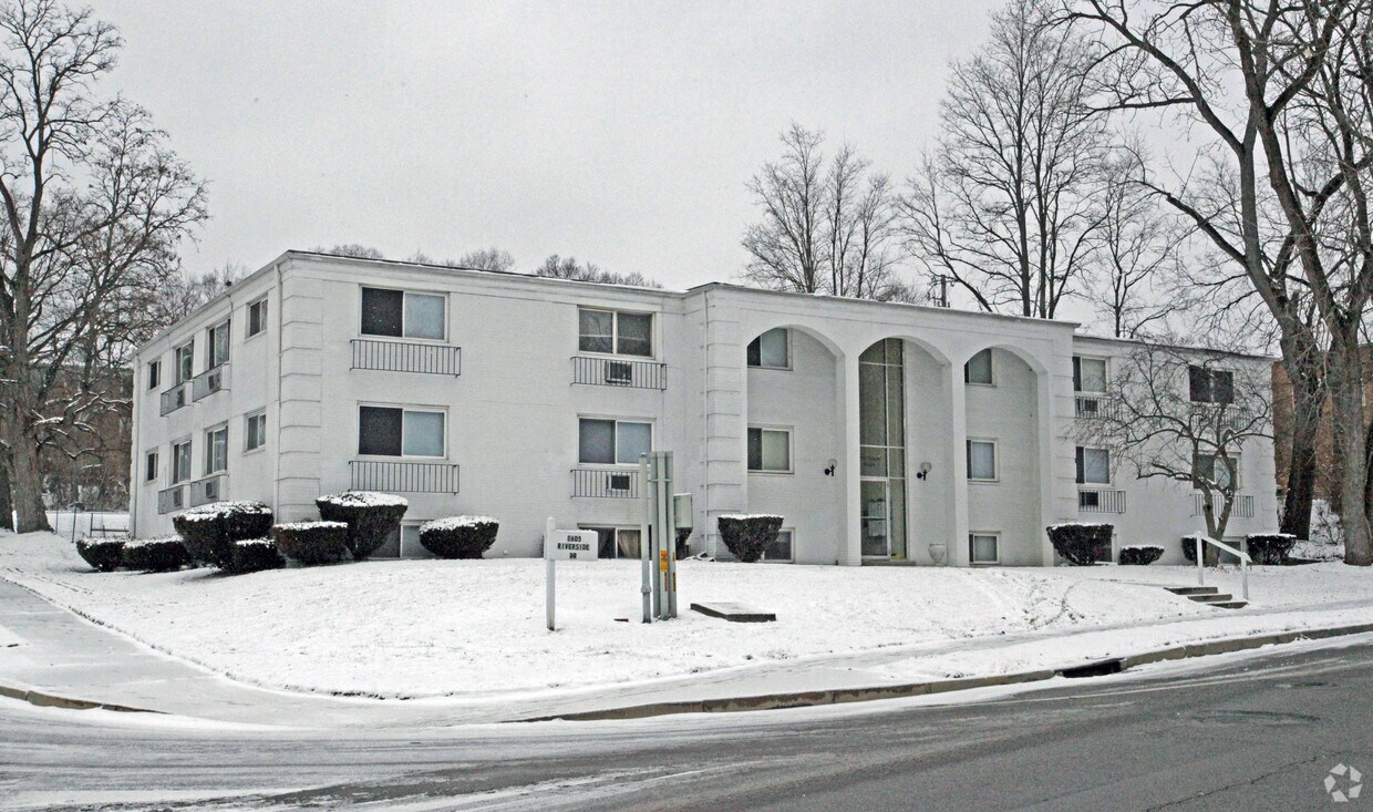 Primary Photo - 2605 Riverside Dr