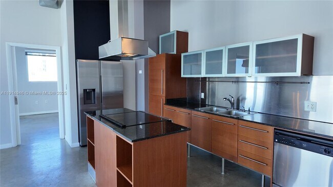 Foto del edificio - 10 SW South River Dr