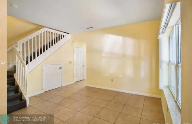 Building Photo - 3069 NW 30th Pl
