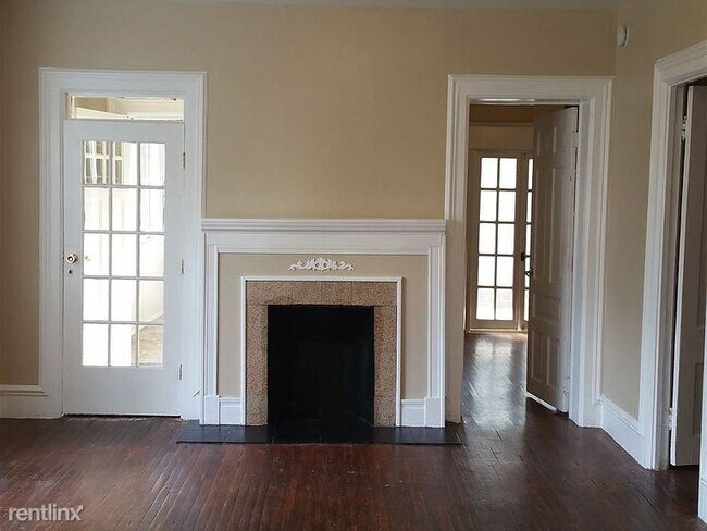 Building Photo - 2 br, 1 bath Duplex - 841 2nd St NW Apt 1