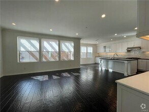 Building Photo - 108 Pendant