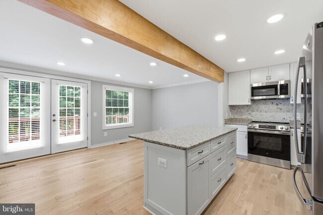 Building Photo - 2916 Montauk Ct