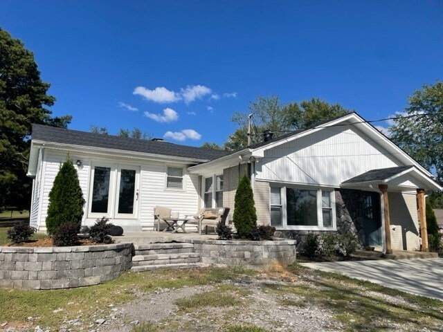 Primary Photo - 290 Mann Rd