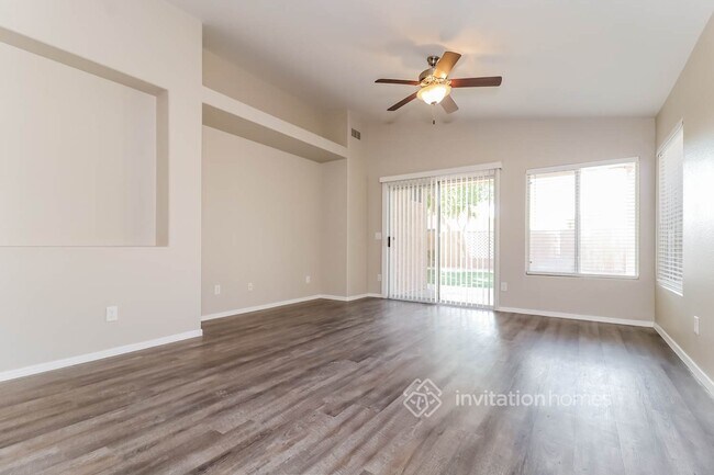 Foto del edificio - 9327 W Gold Dust Ave