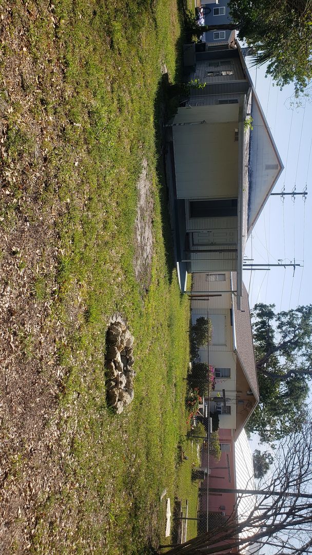 Building Photo - 3 bedroom 1 bath