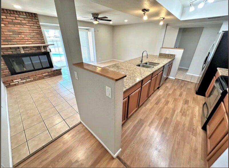 Foto del edificio - 513 E Fremont Dr