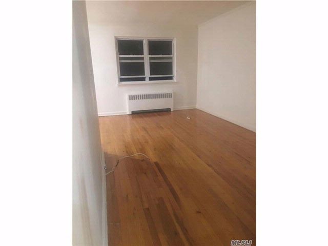 Primary Photo - 3105 90th St