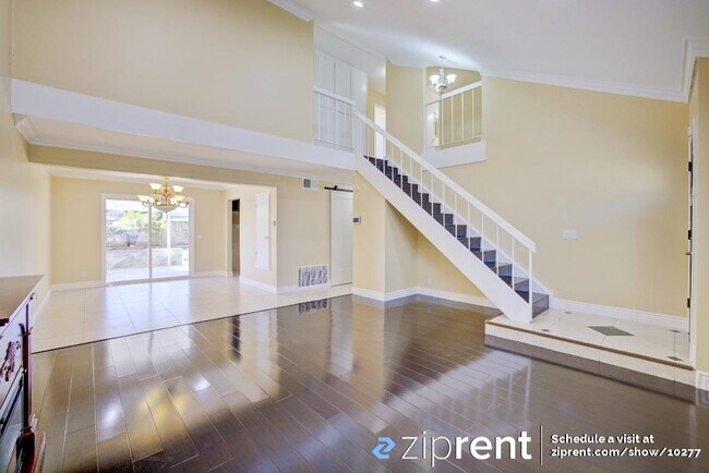 Building Photo - 12444 Mapledale St