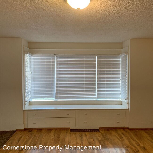 Foto del edificio - 3 br, 2 bath House - 423 Holly St.