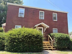 Building Photo - 2317 W Kellogg Ave