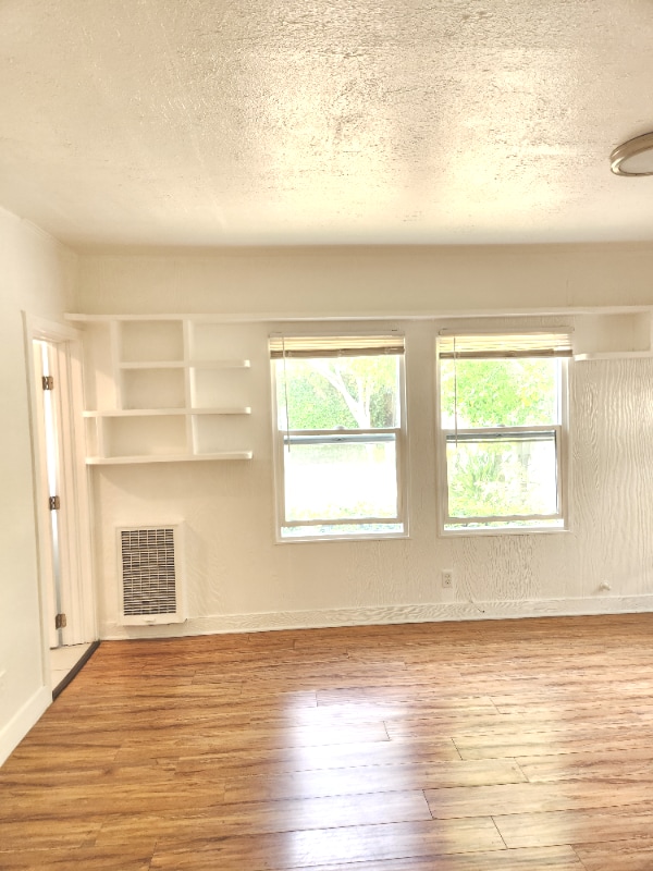 Building Photo - 2032 Vista Del Mar Ave