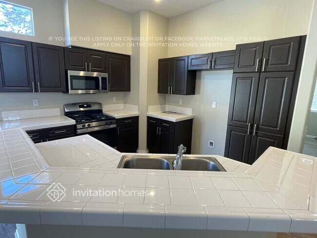 Foto del edificio - 42550 Blossom Dr