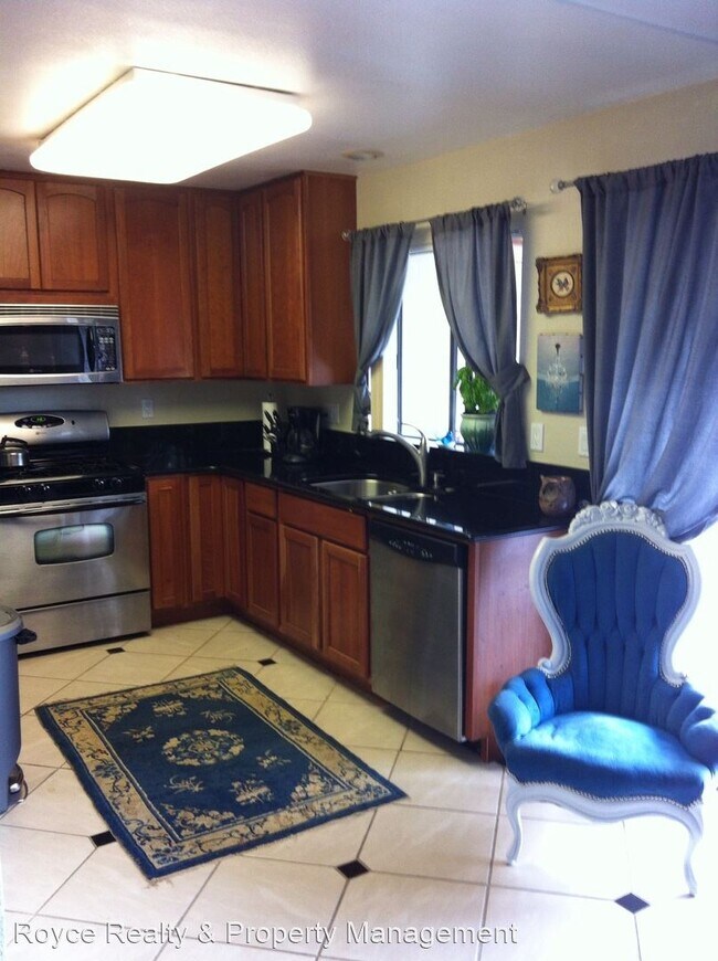 Foto del edificio - 3 br, 2.5 bath House - 8405 Summerdale Rd ...