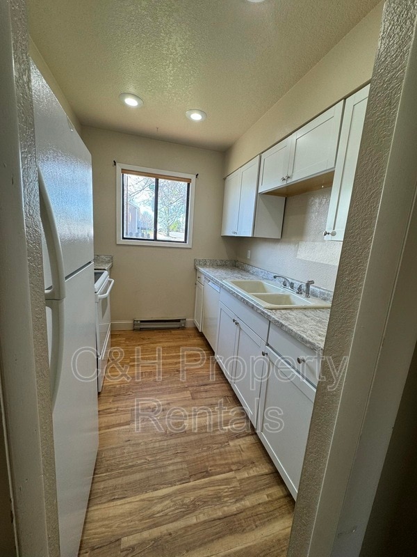 Foto del edificio - 405 Roxy Ln