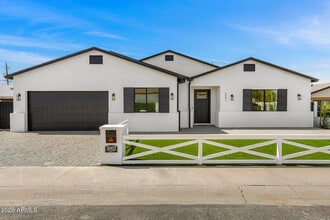 Building Photo - 3002 N 53rd Pl