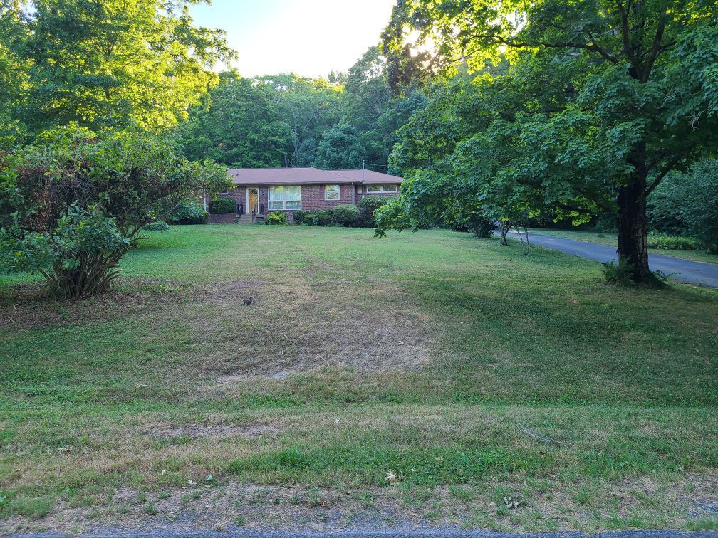 Foto principal - 927 Downey Dr