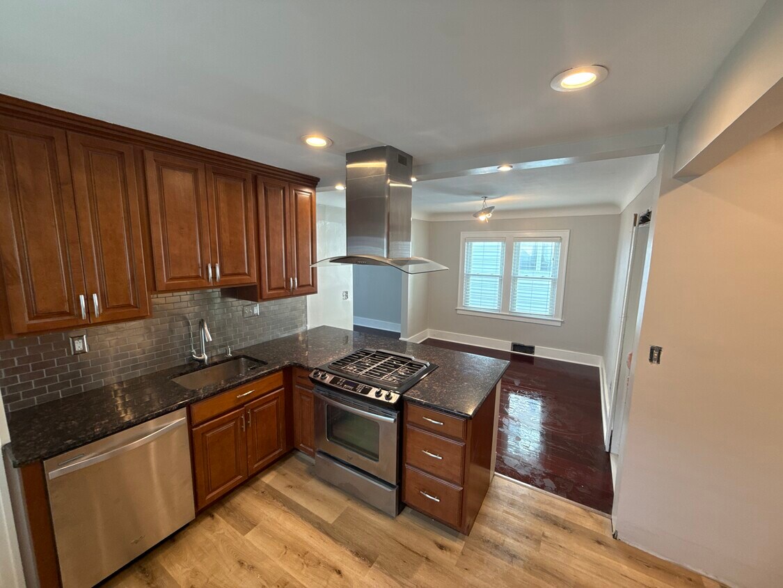 Foto principal - 22114 Rosedale St