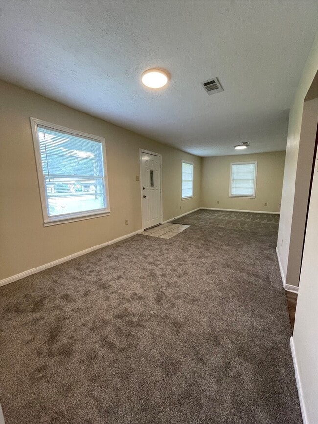 Building Photo - 138 Laurel St