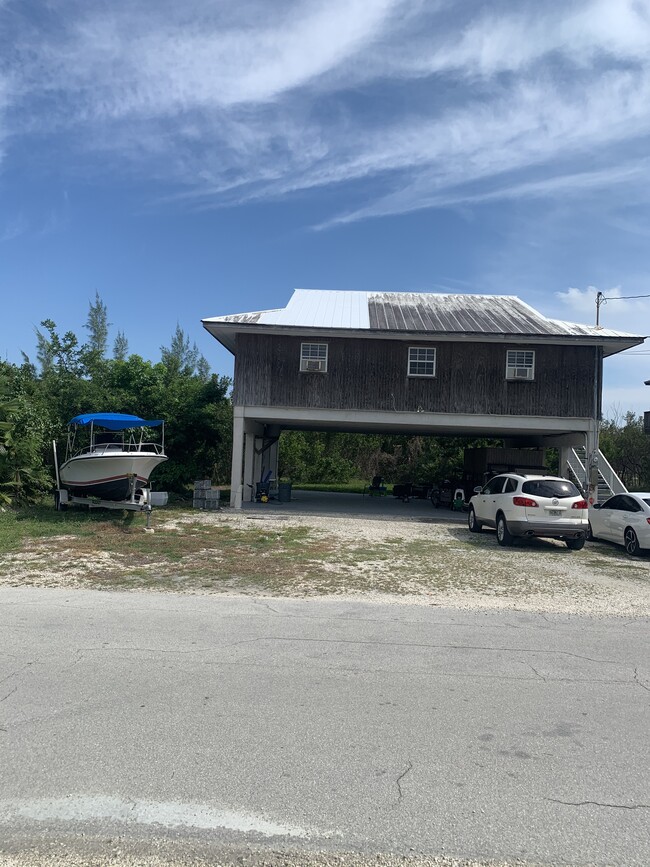3 bedroom 2 bath home - 24870 Park Dr