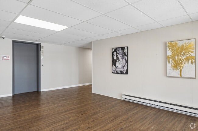 Lobby Photo - Blackrock Homes Apartments