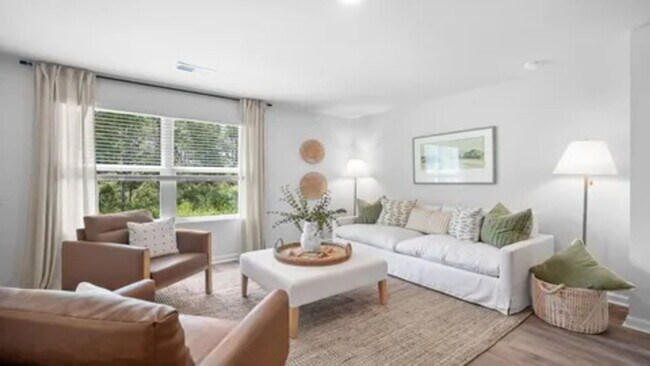 Foto del edificio - 240 Turpentine Trl