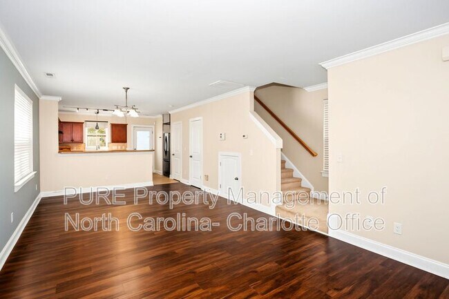 Foto del edificio - 15959 Rose Glenn Ln