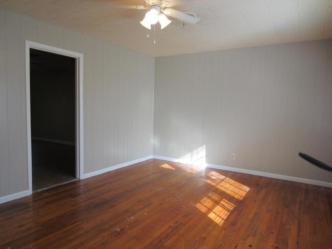 Foto del edificio - 906 S 39th St