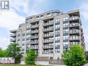 Building Photo - 872-872 Sheppard Ave W