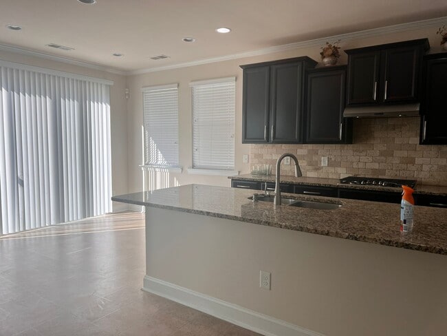 Building Photo - 151 Blossom Ridge Dr