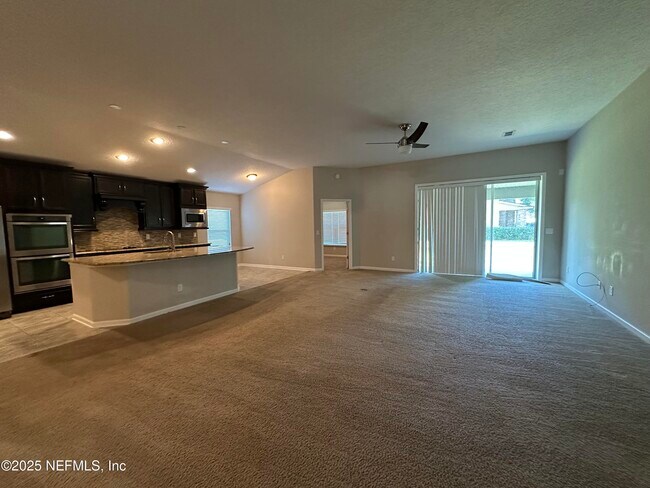 Foto del edificio - 159 Woodcross Dr