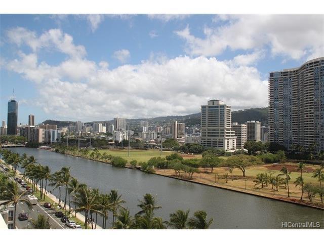 Building Photo - 2085 Ala Wai Blvd