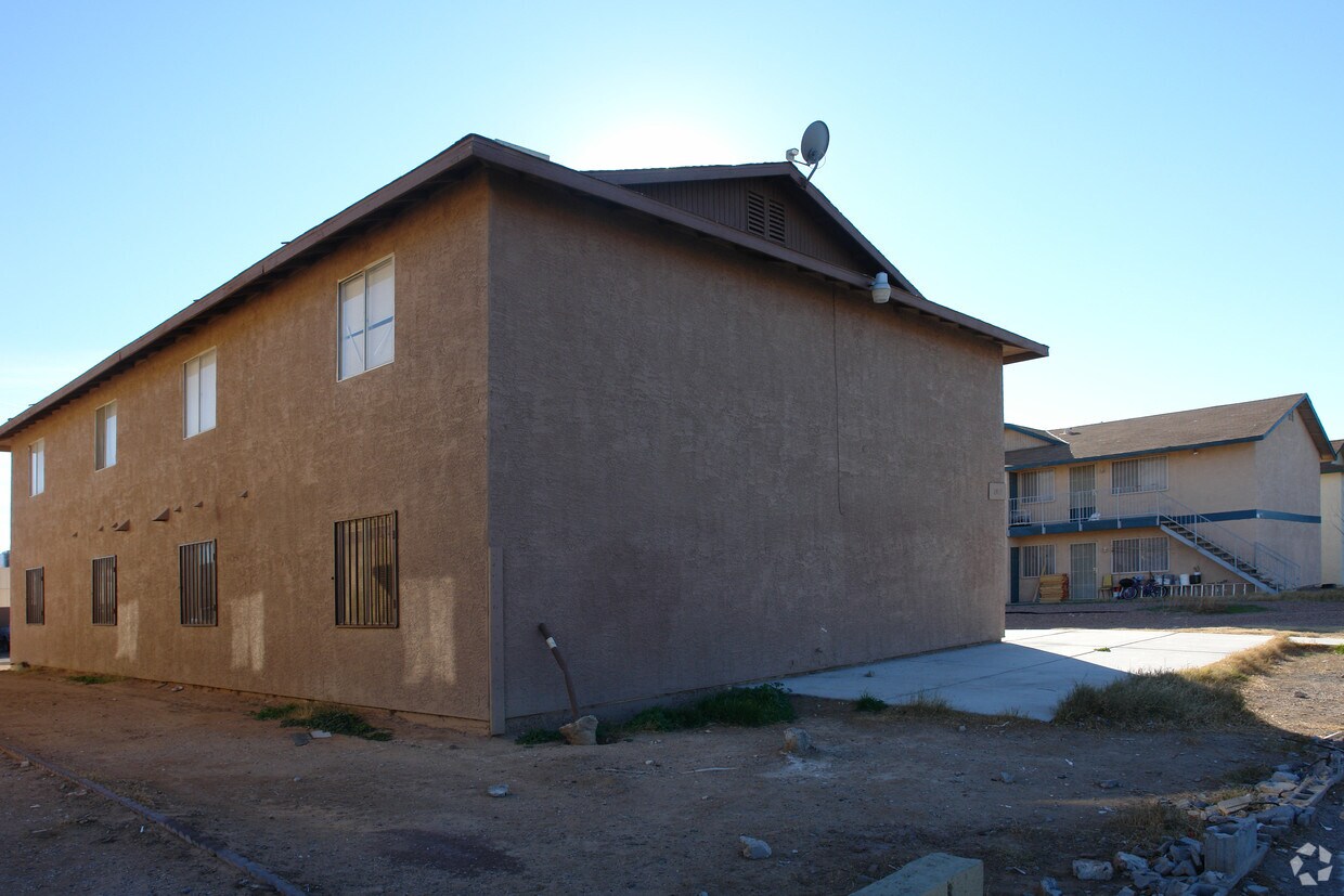 Building Photo - 4811 E Craig Rd