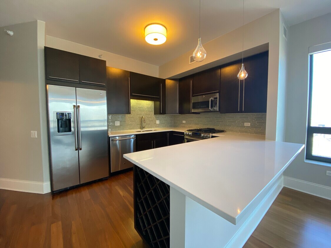 Foto principal - 320 N Clark St